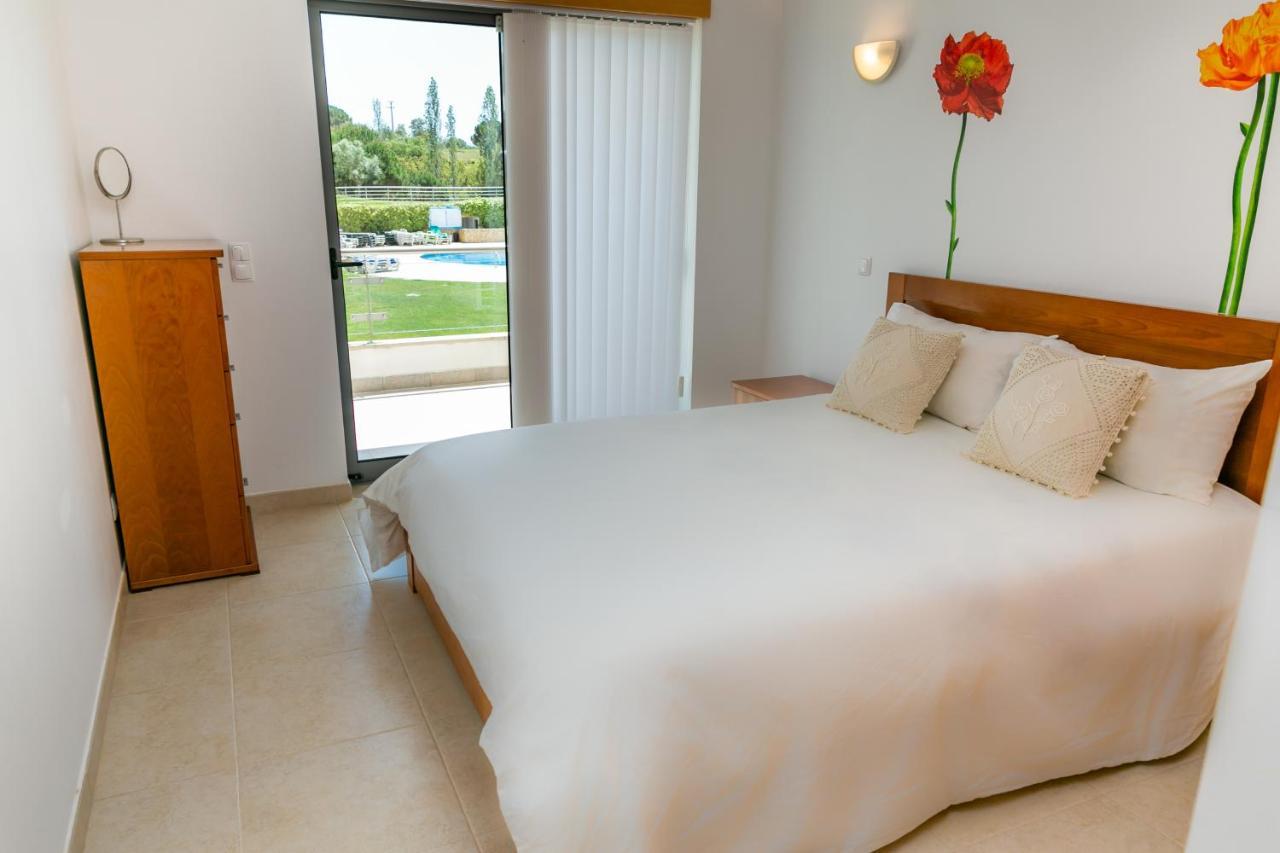 Sunny Villa Facing The Swimming Pool Fontainhas  Luaran gambar