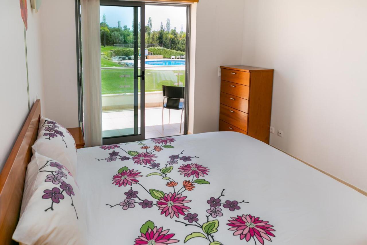 Sunny Villa Facing The Swimming Pool Fontainhas  Luaran gambar