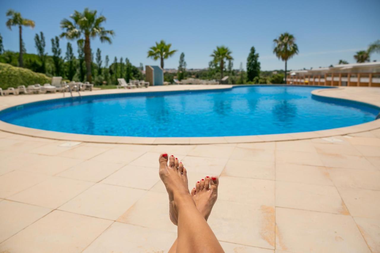 Sunny Villa Facing The Swimming Pool Fontainhas  Luaran gambar